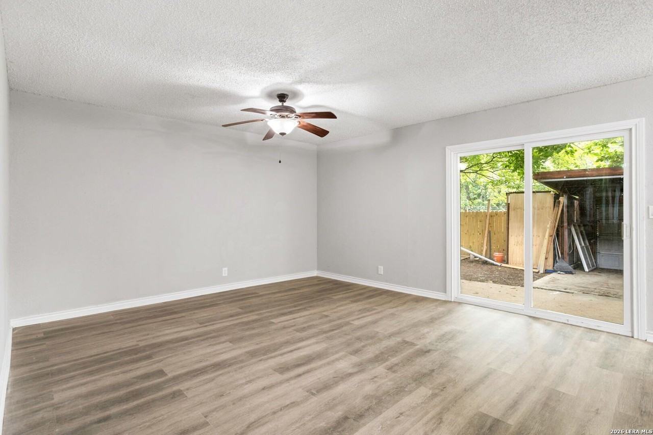 6814 Oldham - Photo 7 of 15