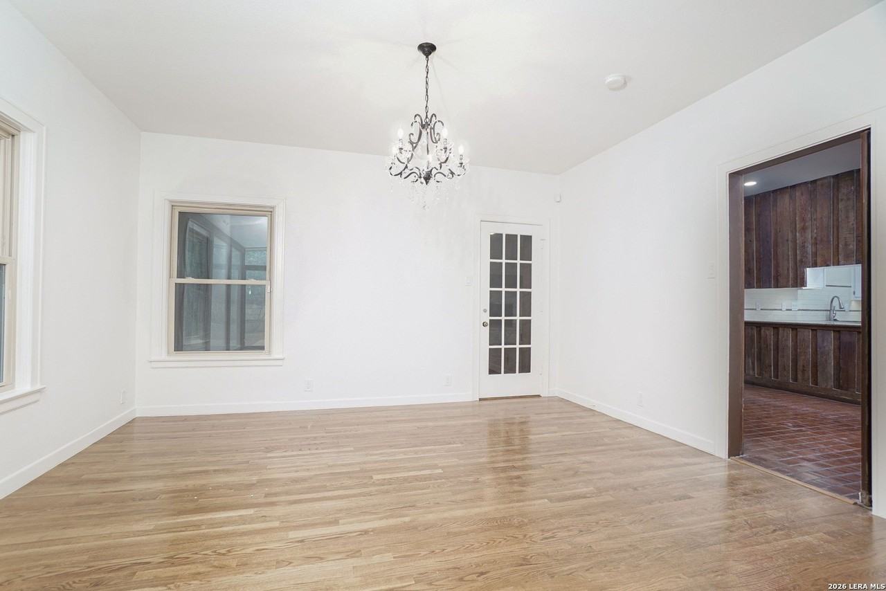 126 Stanford Dr - Photo 7 of 27