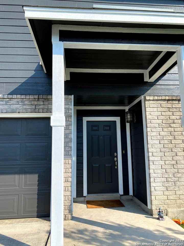 145 Gatewood Fls - Photo 2 of 24