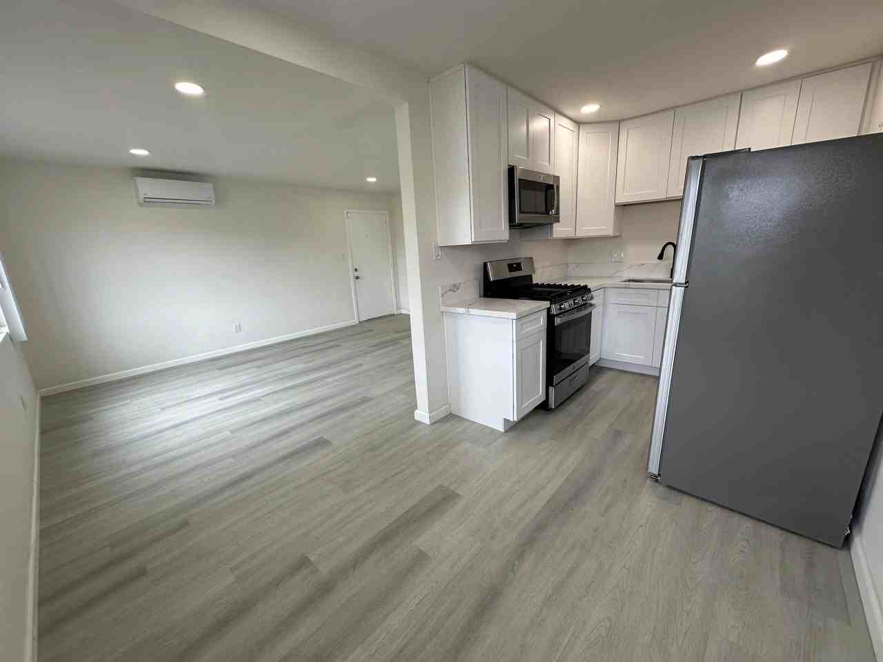 1109 S 36th St Apt 3 #3 - Photo 3 of 15