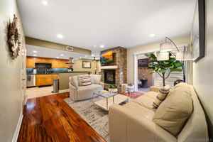 featured image of 886 Felspar St