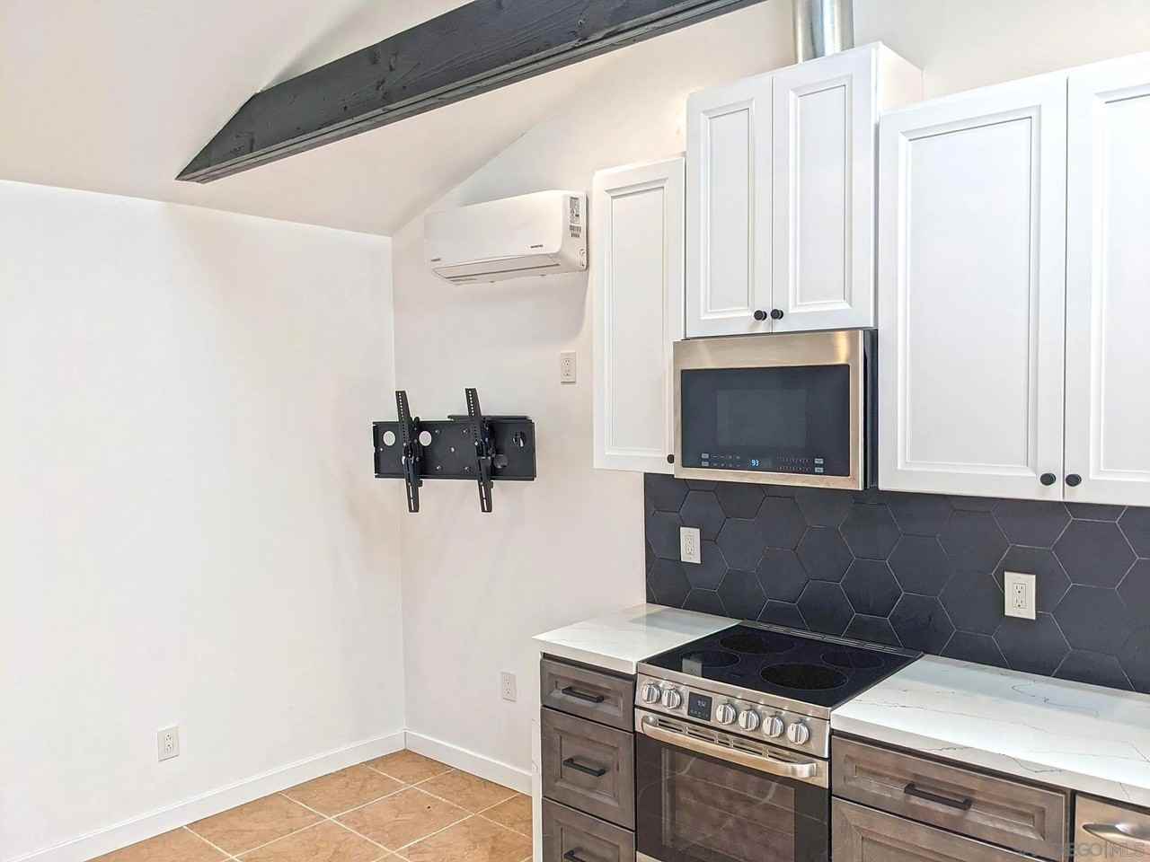 4616 Cherokee Ave - Photo 5 of 16