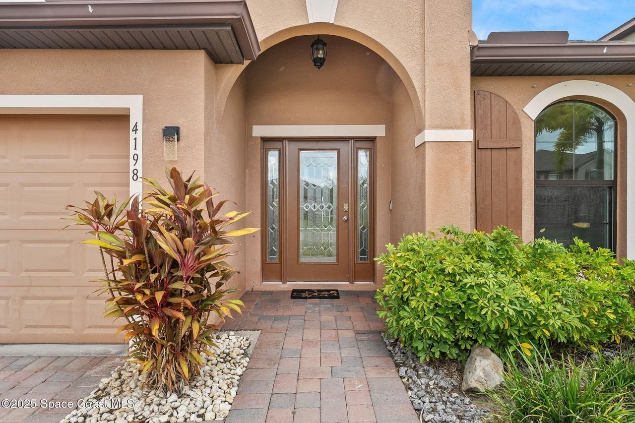 4198 Alligator Flag Cir - Photo 3 of 30