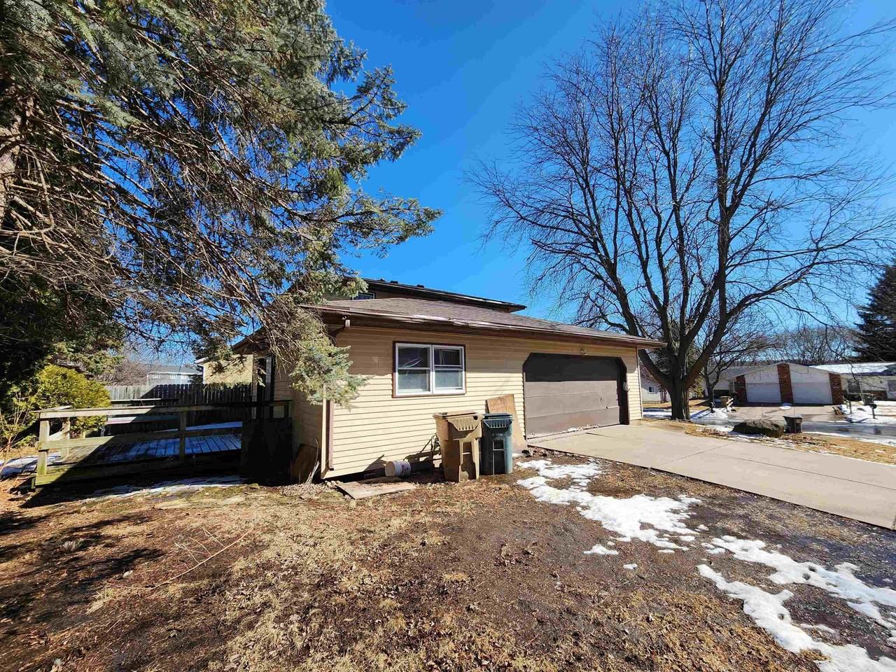 4550 Mccann Rd - Photo 4 of 36