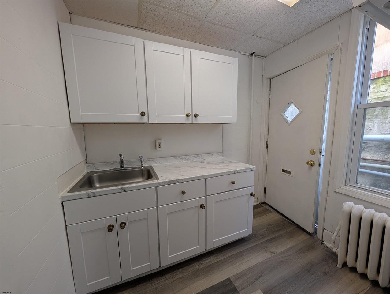 6401 Ventnor Ave - Photo 4 of 8