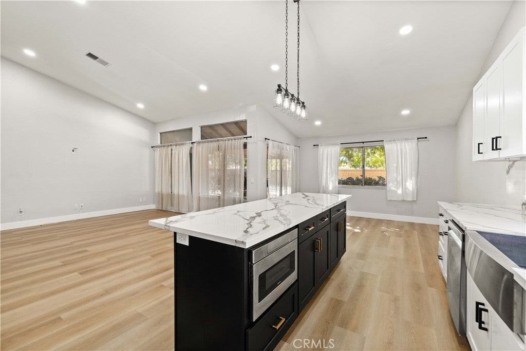 1008 E Avenue J7 - Photo 2 of 20