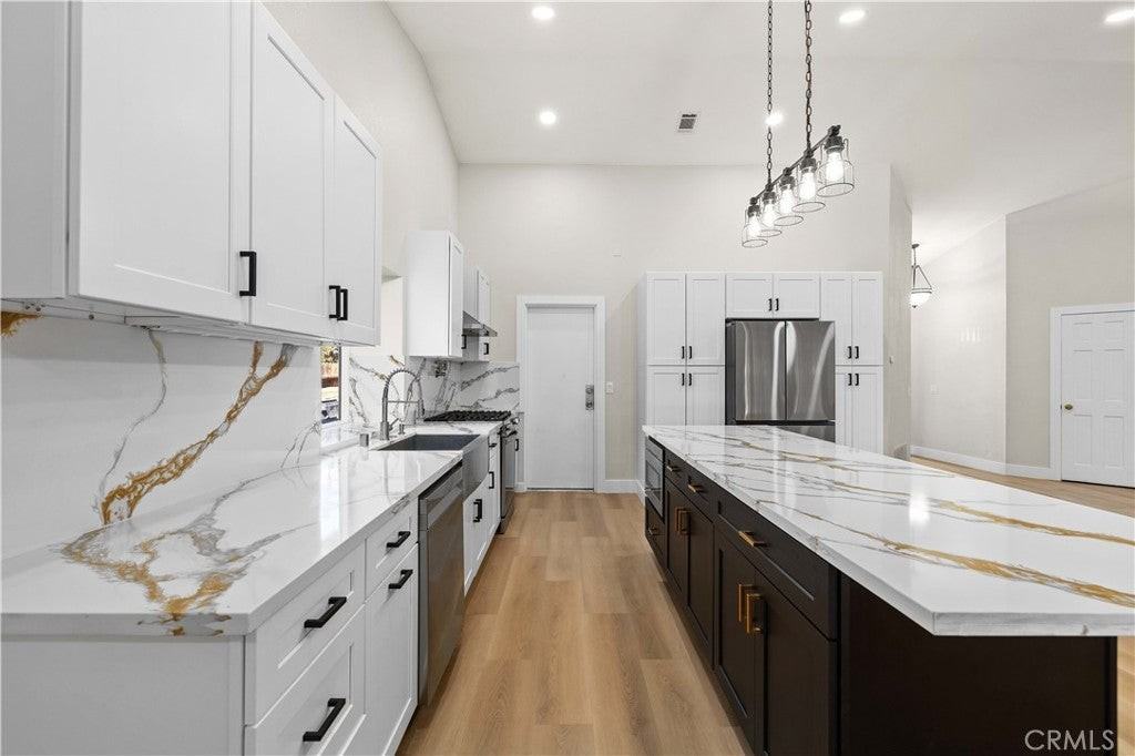 1008 E Avenue J7 - Photo 6 of 20