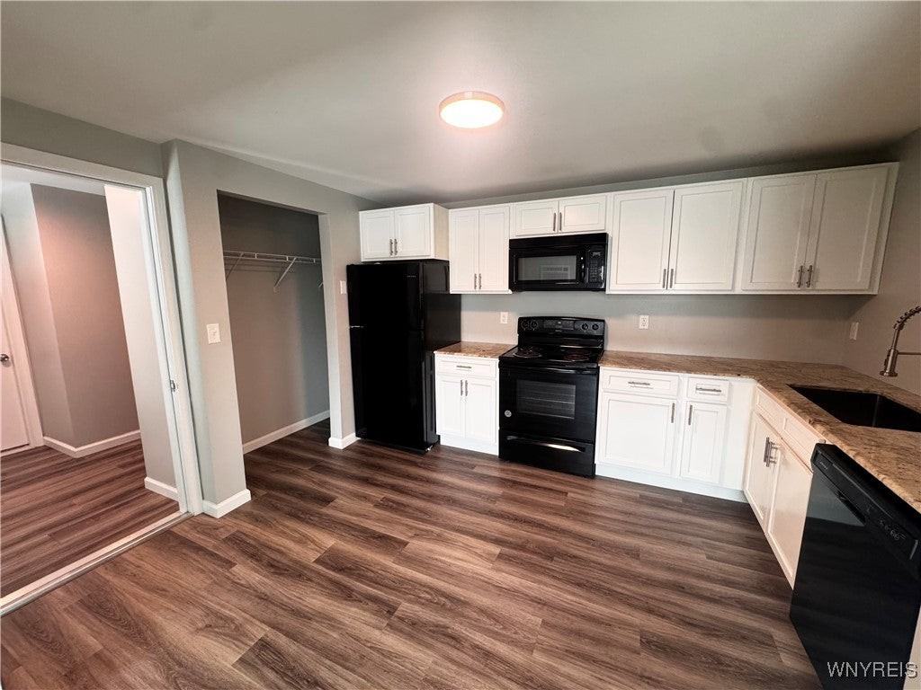 9049 Zito Dr - Photo 3 of 15