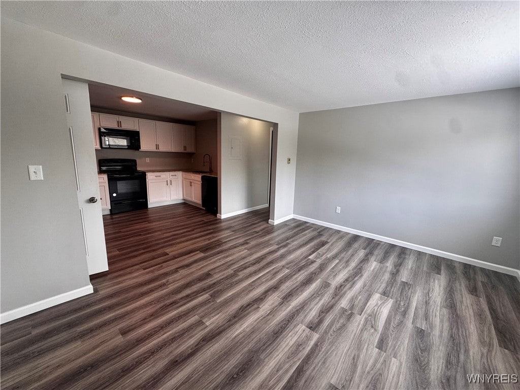 9049 Zito Dr - Photo 5 of 15