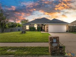 featured image of 605 Paintbrush Dr