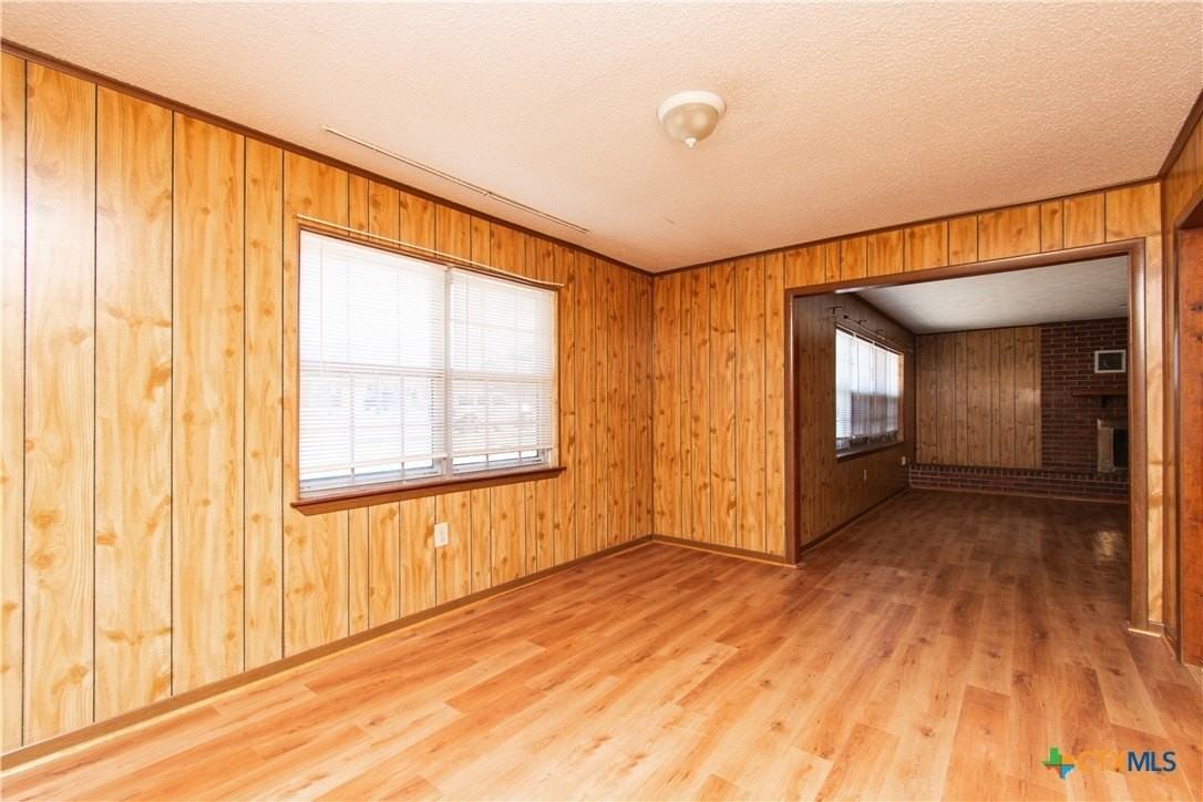 119 Wolf Rd - Photo 2 of 23