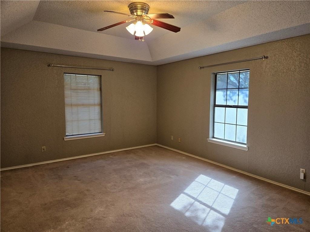 241 Galvin Dr - Photo 5 of 9