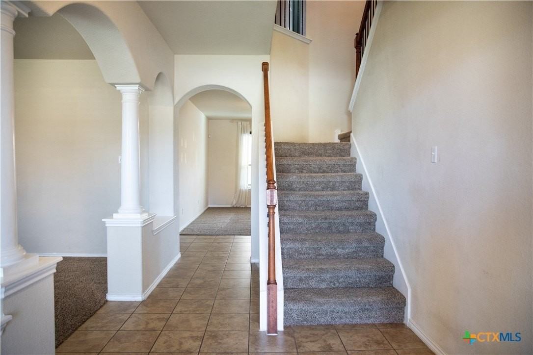 6006 Ambrose Cir - Photo 2 of 35