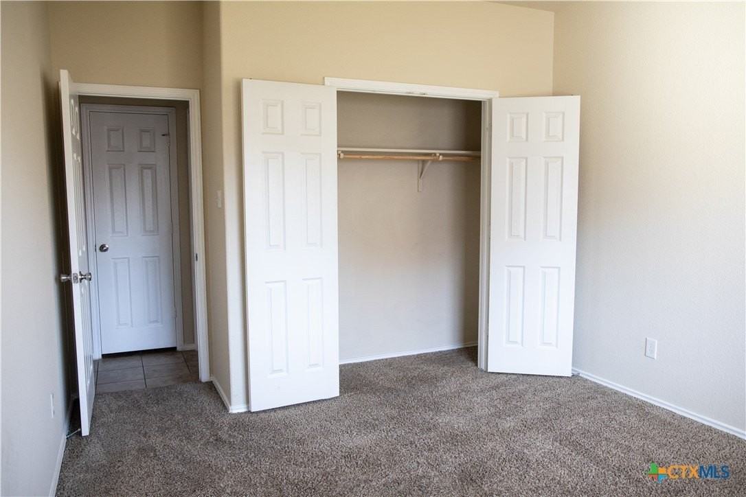 6006 Ambrose Cir - Photo 6 of 35