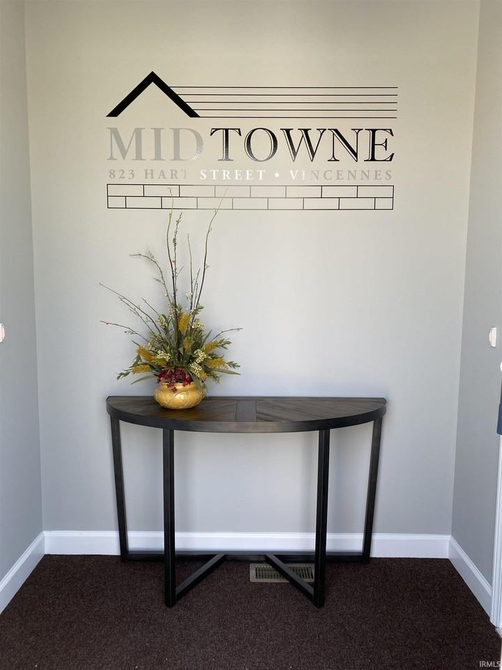 823 Hart St #B - Photo 2 of 32