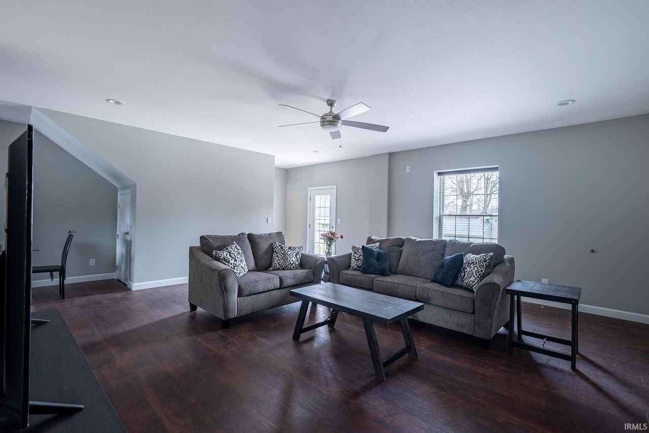 823 Hart St #B - Photo 5 of 32