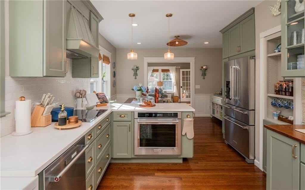 26 Vernon Ave - Photo 3 of 41