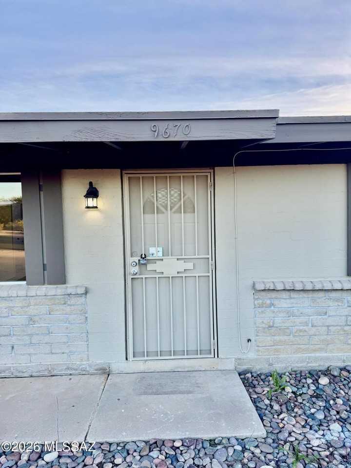 9670 E Burnett St - Photo 4 of 32