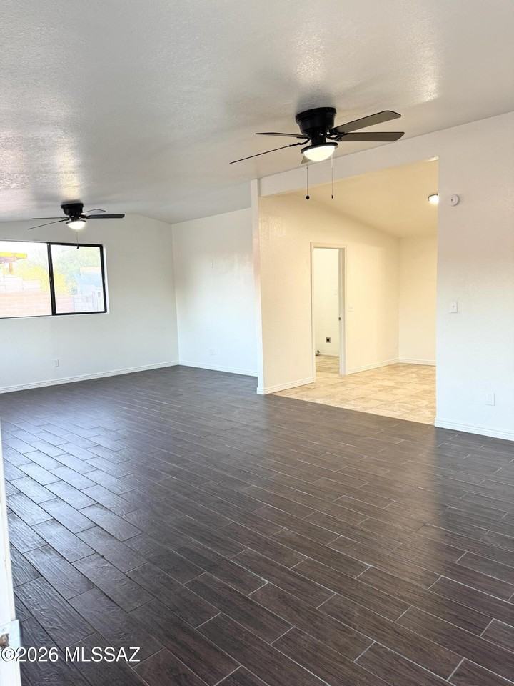 9670 E Burnett St - Photo 6 of 32