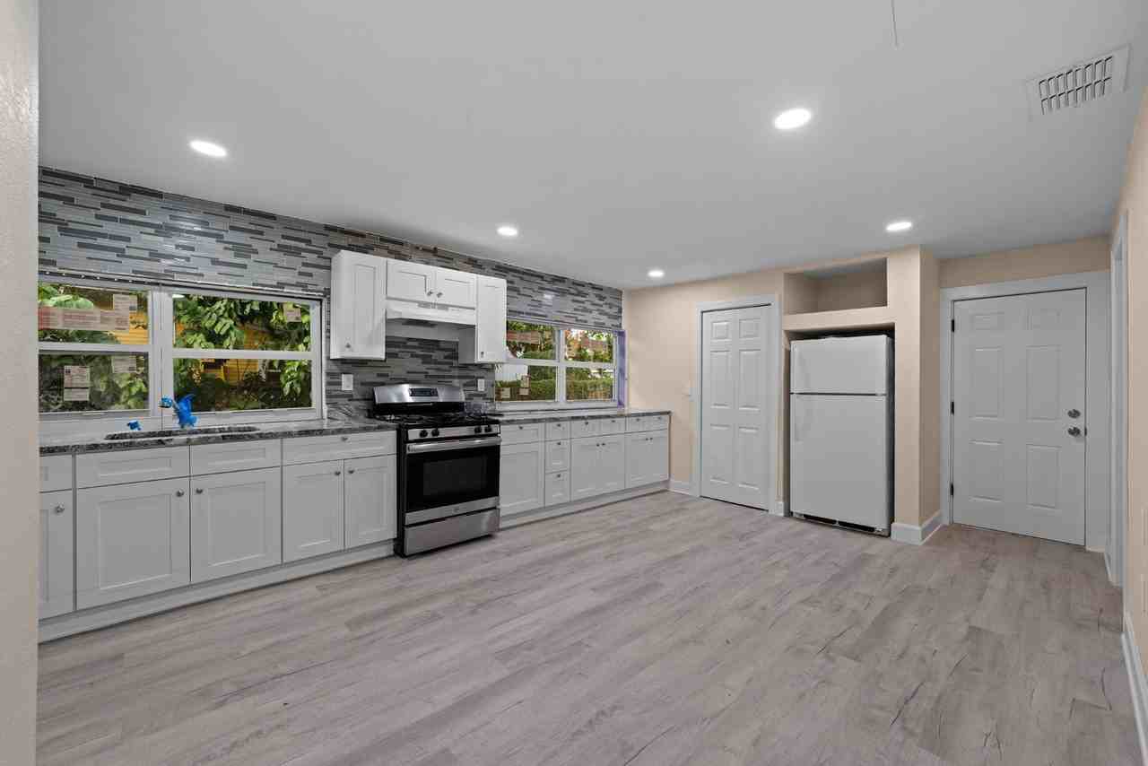 2825 N Taliaferro Ave - Photo 2 of 16