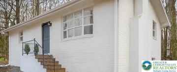 featured image of 104 Iowa Trl