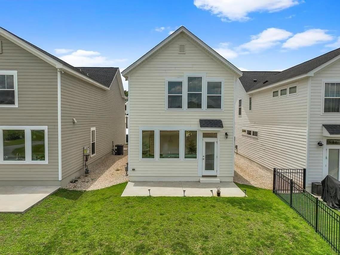 463 Grand Oaks Rd - Photo 2 of 19