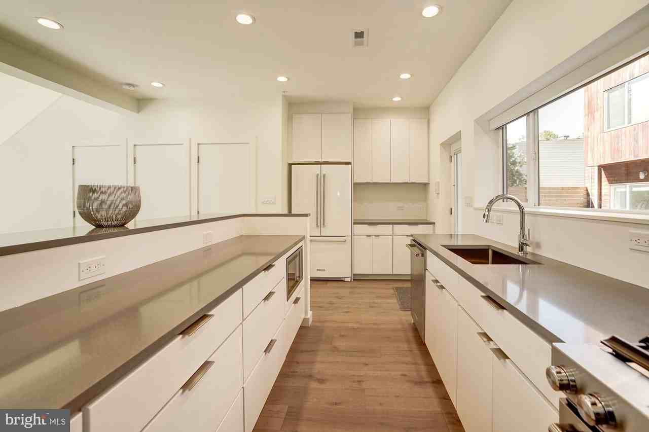 446 Ridge St Nw - Photo 2 of 24