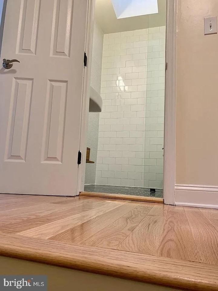 1819 L St Ne - Photo 6 of 17