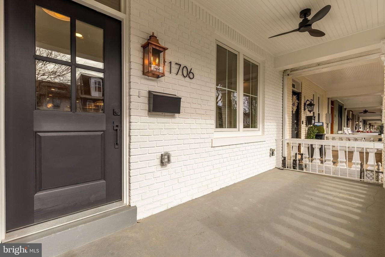 1706 Bay St Se - Photo 2 of 50