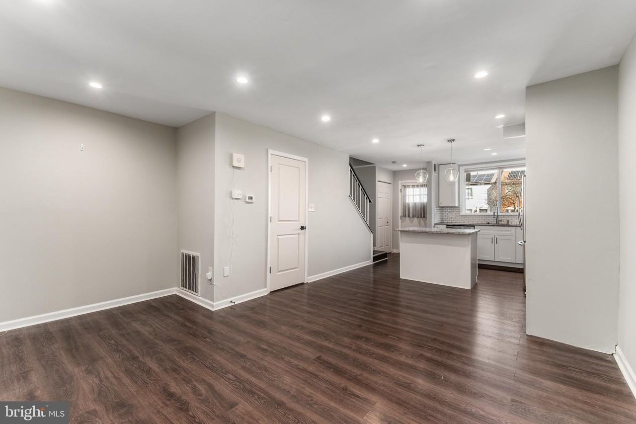 1248 Barnaby Ter Se - Photo 6 of 32