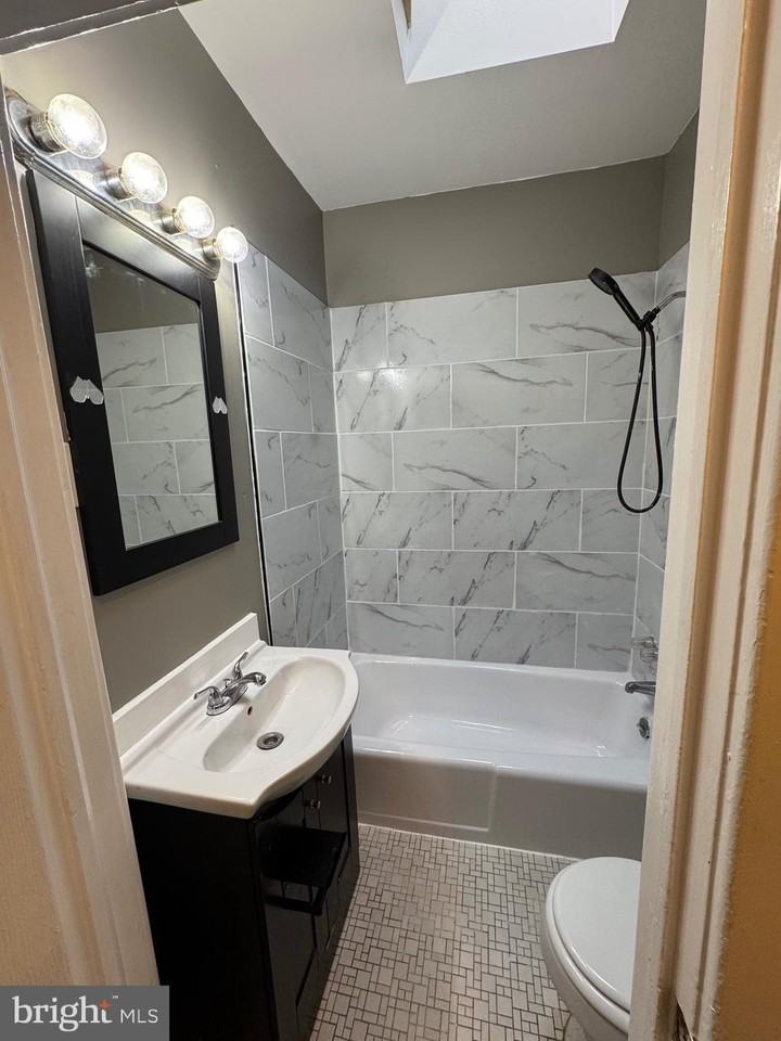 1321 Cambria St - Photo 6 of 38