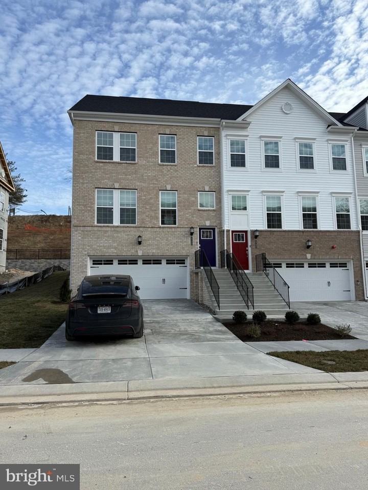 1723 Watercrossing Rd - Photo 2 of 33