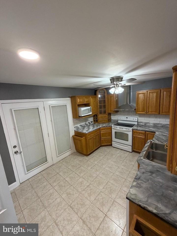 23 Holcumb Ct - Photo 3 of 22