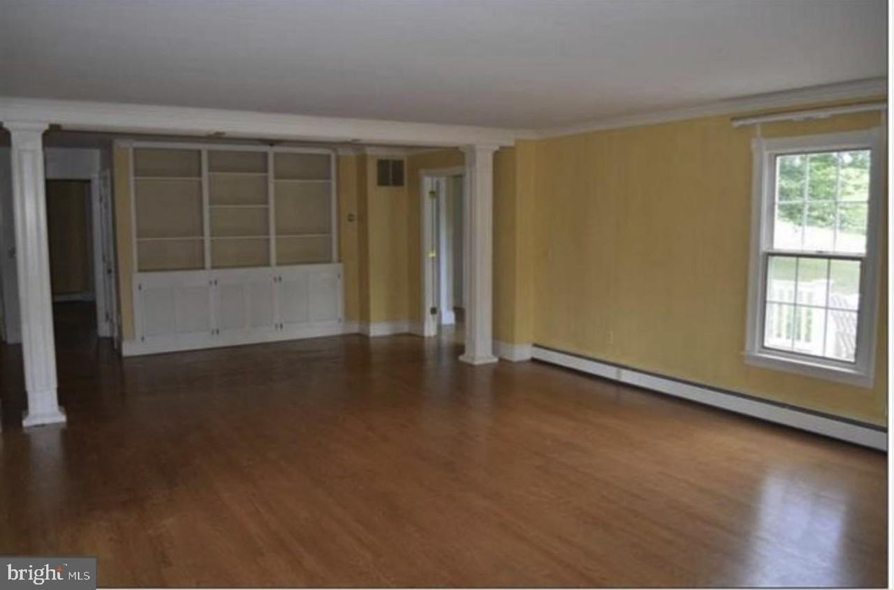 15537 Carroll Rd - Photo 6 of 30