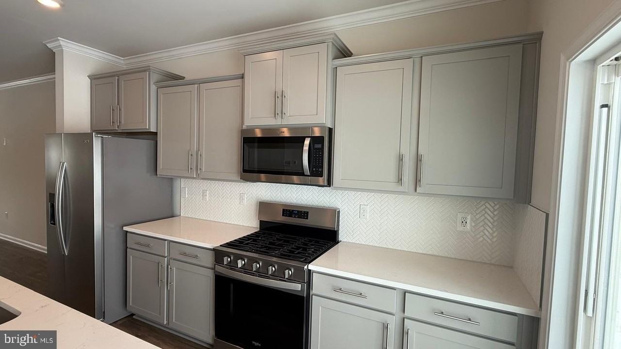 5042 Silver Oak Dr - Photo 6 of 13