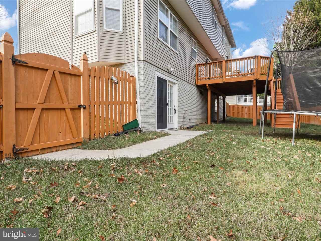 13904 Floyd St - Photo 3 of 17