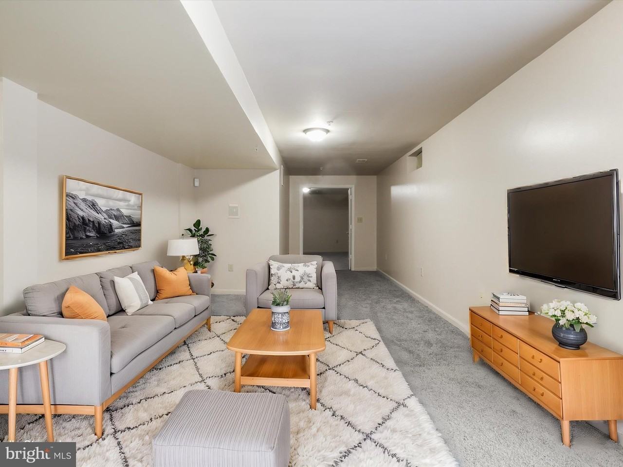 13904 Floyd St - Photo 4 of 17