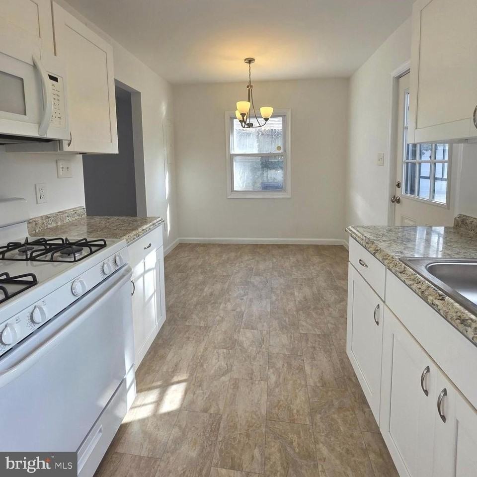 716 71st Ave - Photo 2 of 15