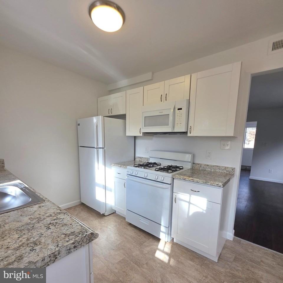 716 71st Ave - Photo 3 of 15