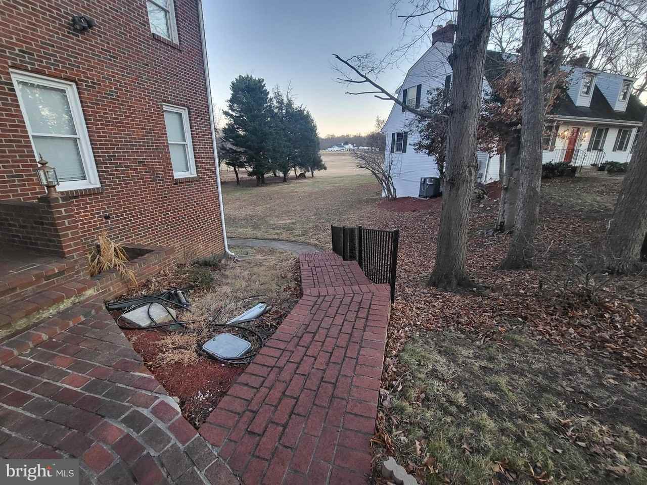 12602 Monterey Cir - Photo 2 of 17