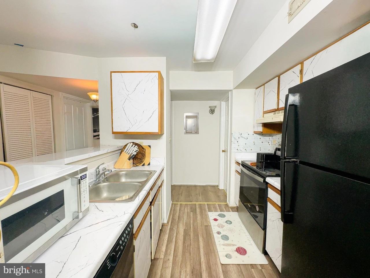 13560 Lord Sterling Pl Unit 9-4 #9-4 - Photo 4 of 18