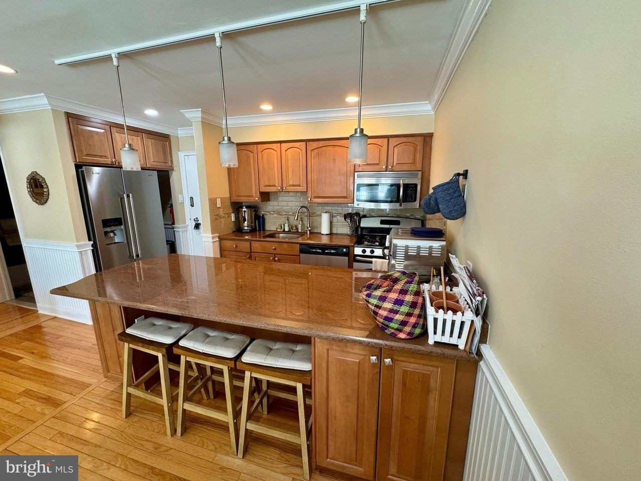 9300 Atlantic Ave Apt 204 #204 - Photo 2 of 32