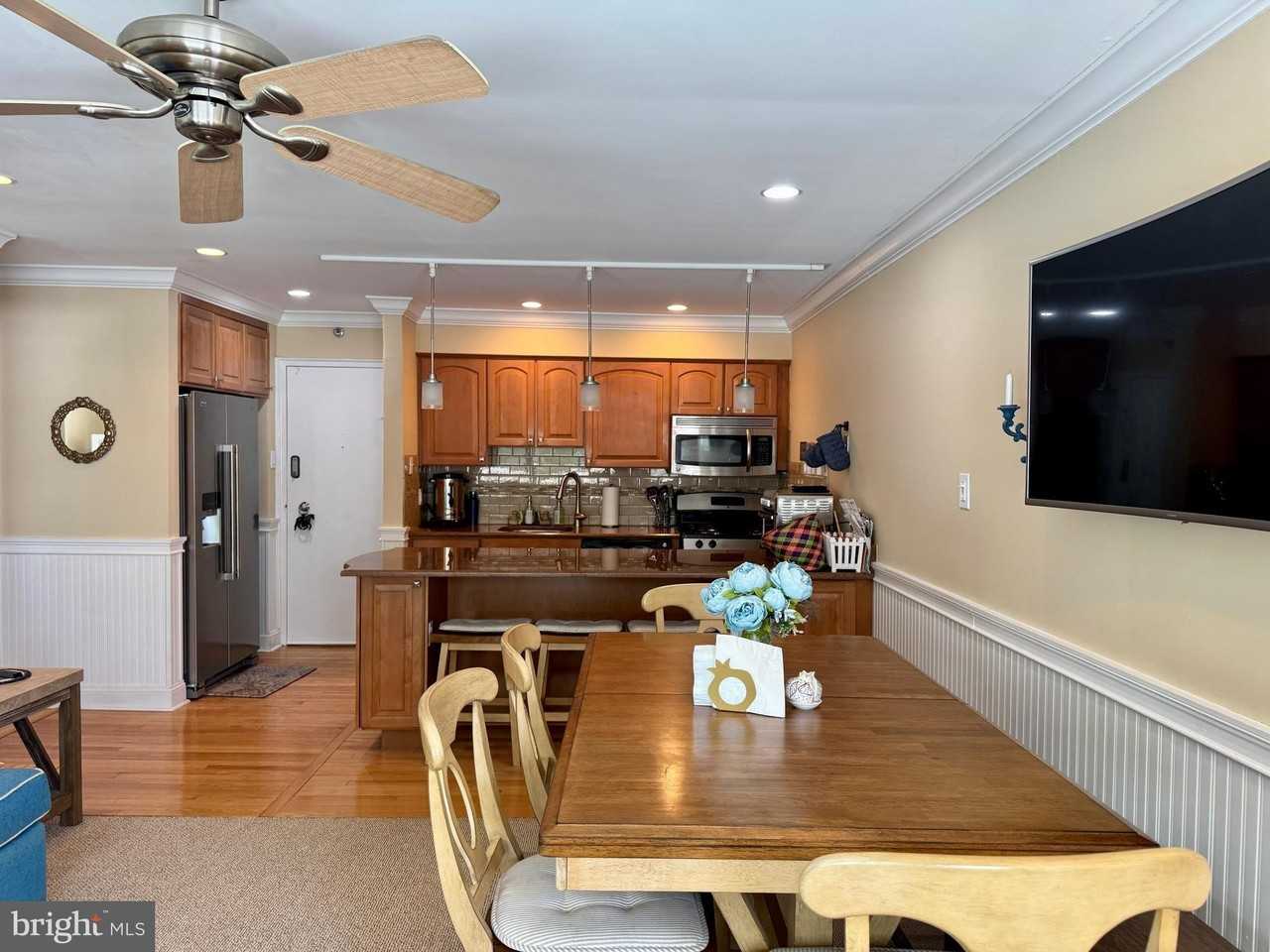 9300 Atlantic Ave Apt 204 #204 - Photo 6 of 32