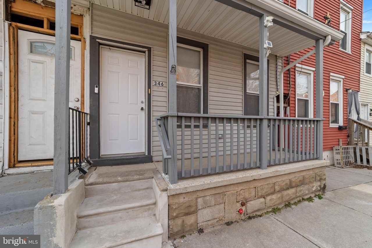 346 Ridgeway St - Photo 2 of 25