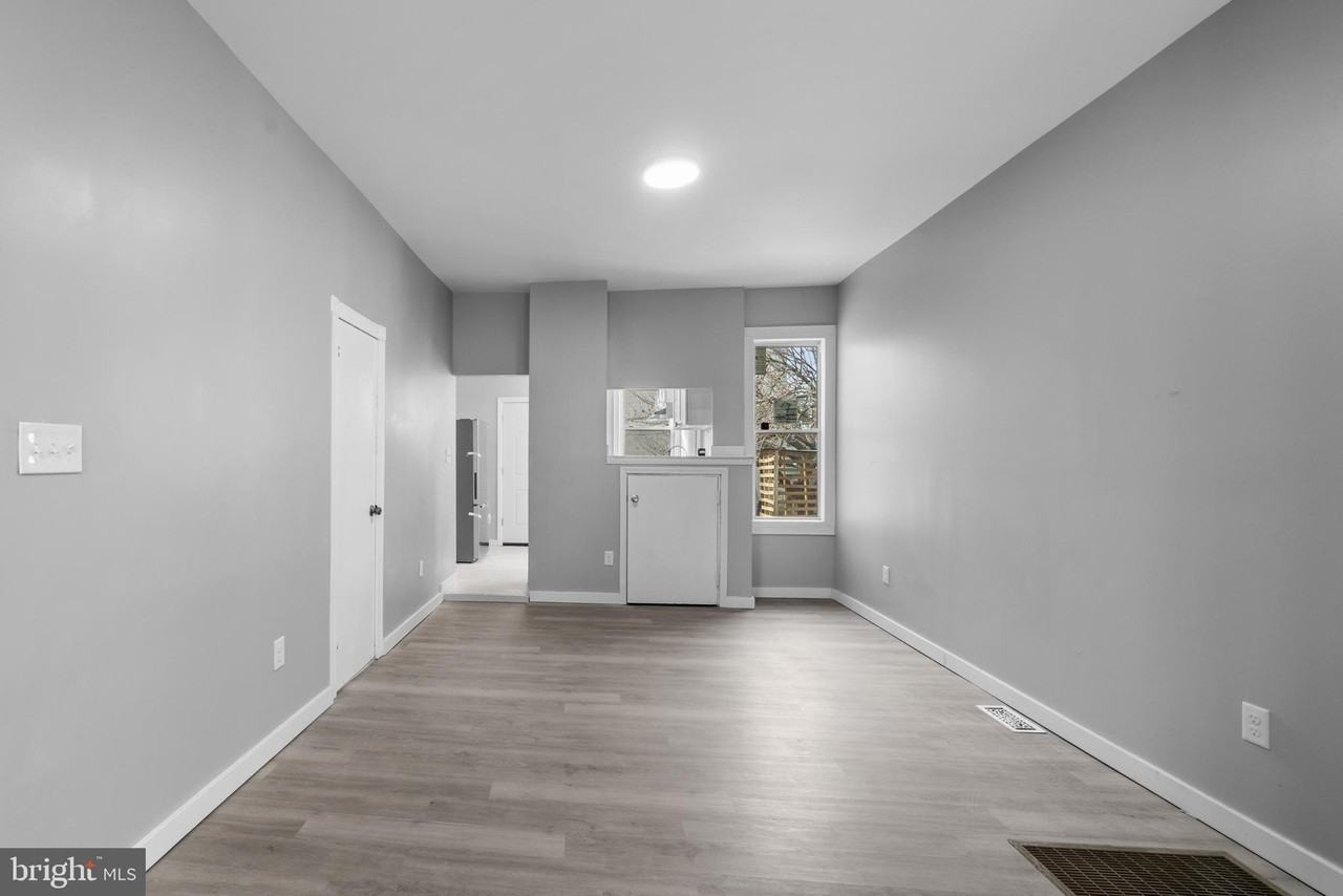 346 Ridgeway St - Photo 4 of 25