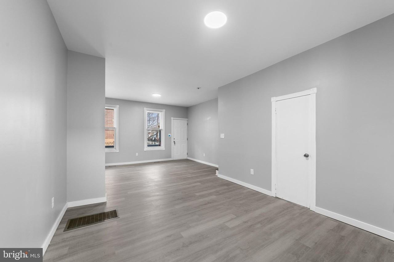 346 Ridgeway St - Photo 6 of 25