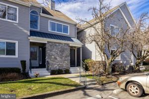 featured image of 828 Chanticleer