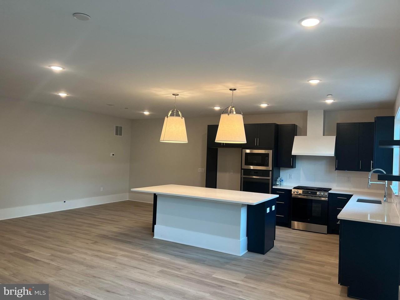 3702 Jordan Dr - Photo 4 of 18