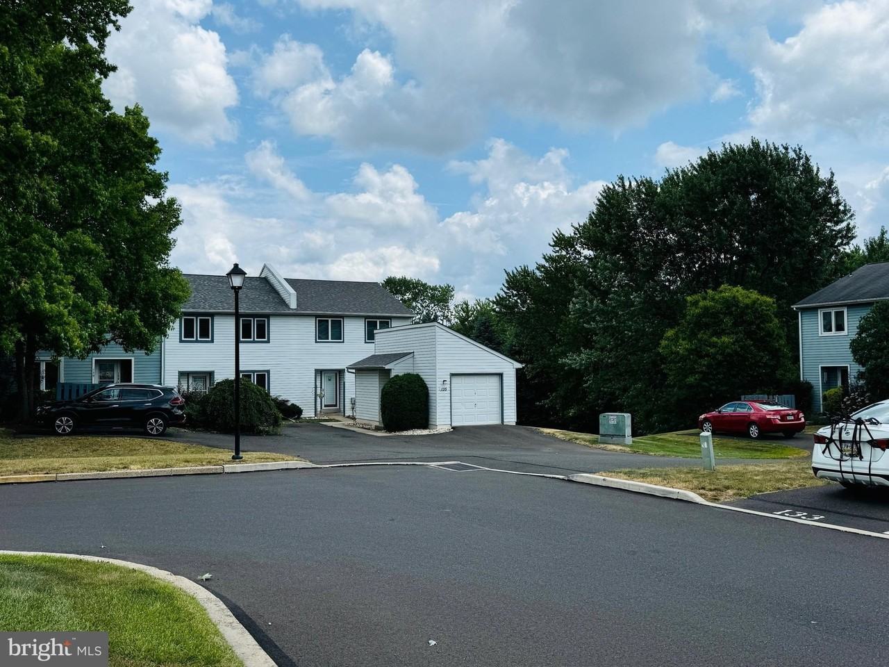 137 Krista Ct - Photo 2 of 25