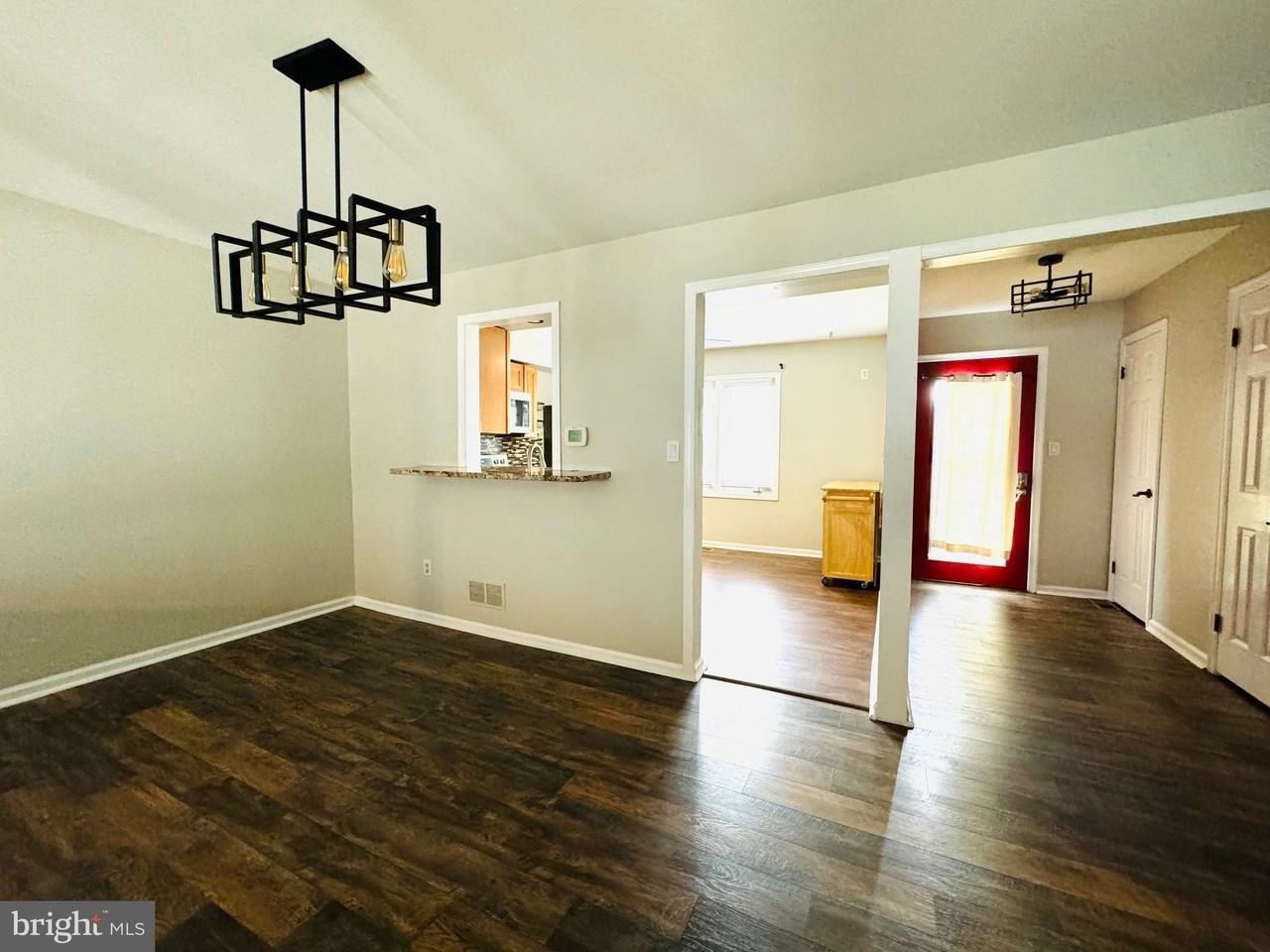 137 Krista Ct - Photo 5 of 25